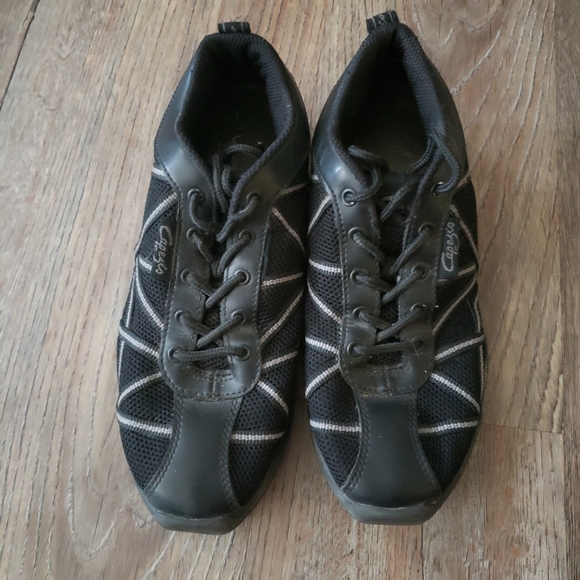 Women's Jazz Sneakers - Picture 2 of 5